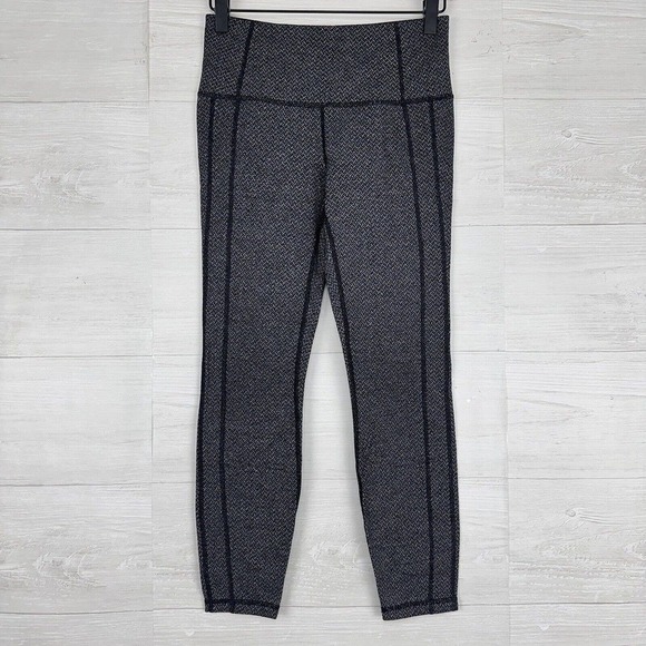 Athleta Criss Cross Power Up 7/8 Leggings Size Small Ankle Work Out Black Grey - Picture 2 of 11